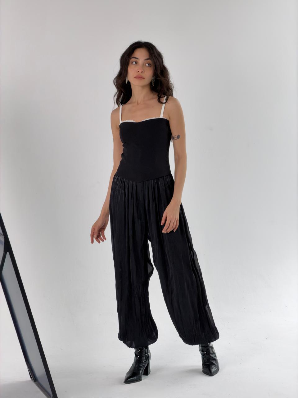 The Moments Pants - Black